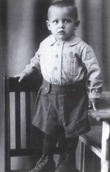 Летят за днями дни... Летят за днями дни...