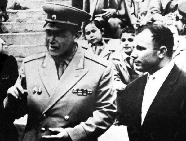 Эпоха победителей. Воспоминания пламенных лет! Эпоха победителей. Воспоминания пламенных лет!