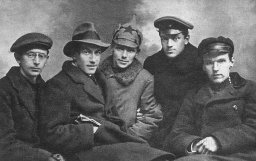 Непохожие поэты. Трагедия и судьбы большевистской эпохи. Анатолий Мариенгоф, Борис Корнилов, Владимир Луговской Непохожие поэты. Трагедия и судьбы большевистской эпохи. Анатолий Мариенгоф, Борис Корнилов, Владимир Луговской