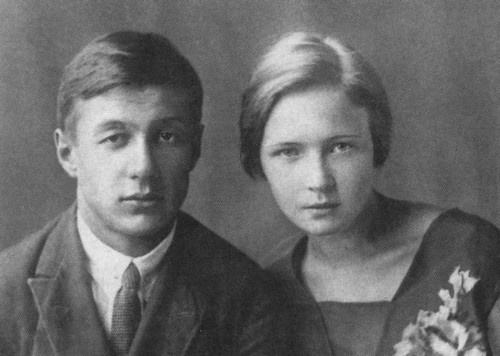 Непохожие поэты. Трагедия и судьбы большевистской эпохи. Анатолий Мариенгоф, Борис Корнилов, Владимир Луговской Непохожие поэты. Трагедия и судьбы большевистской эпохи. Анатолий Мариенгоф, Борис Корнилов, Владимир Луговской