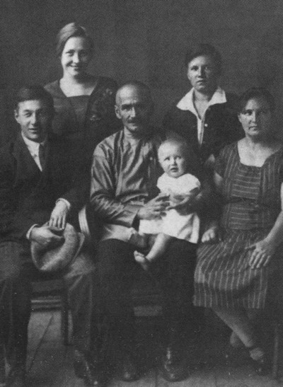 Непохожие поэты. Трагедия и судьбы большевистской эпохи. Анатолий Мариенгоф, Борис Корнилов, Владимир Луговской Непохожие поэты. Трагедия и судьбы большевистской эпохи. Анатолий Мариенгоф, Борис Корнилов, Владимир Луговской