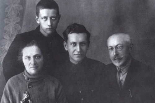 Дмитрий Лихачев Дмитрий Лихачев