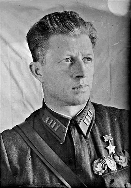 Генерал Родимцев. Прошедший три войны Генерал Родимцев. Прошедший три войны