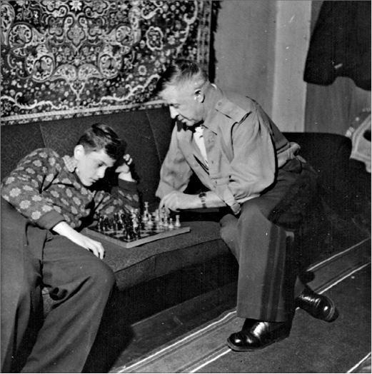 Генерал Родимцев. Прошедший три войны Генерал Родимцев. Прошедший три войны