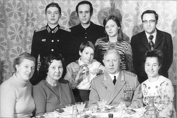 Генерал Родимцев. Прошедший три войны Генерал Родимцев. Прошедший три войны