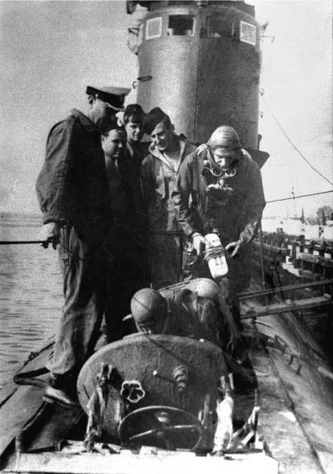 Морские дьяволы. Из жизни водолазов-разведчиков Балтийского флота ВМФ Морские дьяволы. Из жизни водолазов-разведчиков Балтийского флота ВМФ