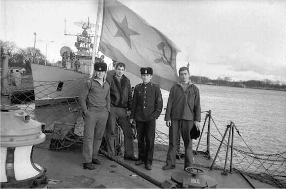 Морские дьяволы. Из жизни водолазов-разведчиков Балтийского флота ВМФ Морские дьяволы. Из жизни водолазов-разведчиков Балтийского флота ВМФ