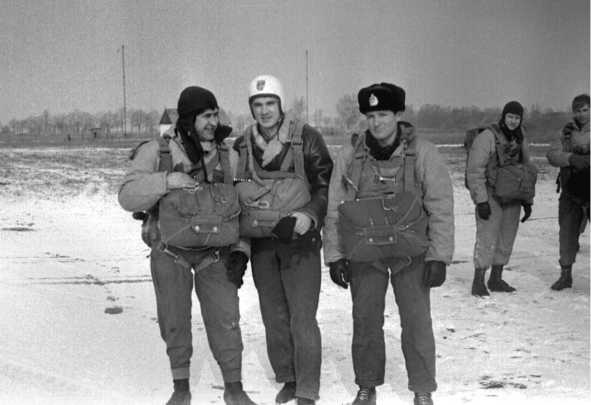 Морские дьяволы. Из жизни водолазов-разведчиков Балтийского флота ВМФ Морские дьяволы. Из жизни водолазов-разведчиков Балтийского флота ВМФ