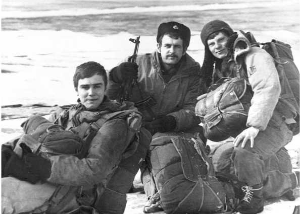 Морские дьяволы. Из жизни водолазов-разведчиков Балтийского флота ВМФ Морские дьяволы. Из жизни водолазов-разведчиков Балтийского флота ВМФ