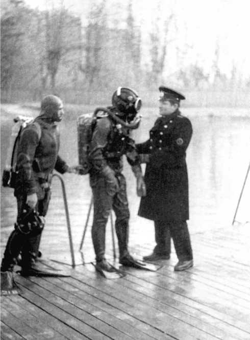 Морские дьяволы. Из жизни водолазов-разведчиков Балтийского флота ВМФ Морские дьяволы. Из жизни водолазов-разведчиков Балтийского флота ВМФ