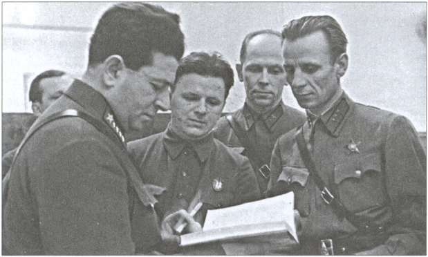 Мехлис. Тень вождя Мехлис. Тень вождя