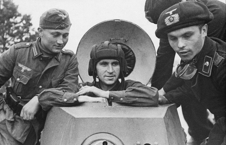 Еврейское счастье Арона-Сапожника. Сапоги для Парада Победы Еврейское счастье Арона-Сапожника. Сапоги для Парада Победы