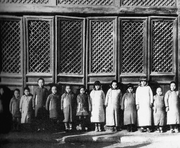 В гареме Сына Неба. Жены и наложницы Поднебесной В гареме Сына Неба. Жены и наложницы Поднебесной