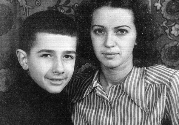 Тайны советской кухни. Книга о еде и надежде Тайны советской кухни. Книга о еде и надежде