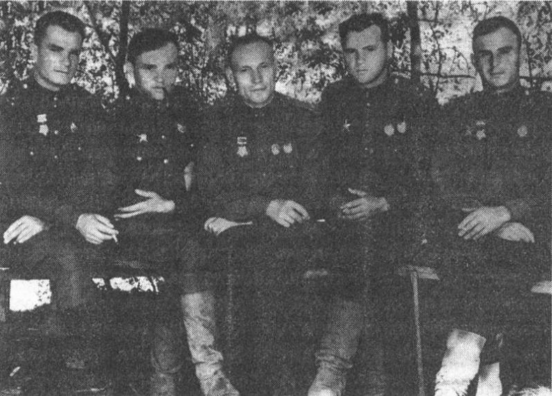 Сковать боем! Советские асы против Люфтваффе Сковать боем! Советские асы против Люфтваффе