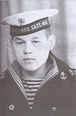 Мятежный «Сторожевой». Последний парад капитана 3-го ранга Саблина Мятежный «Сторожевой». Последний парад капитана 3-го ранга Саблина