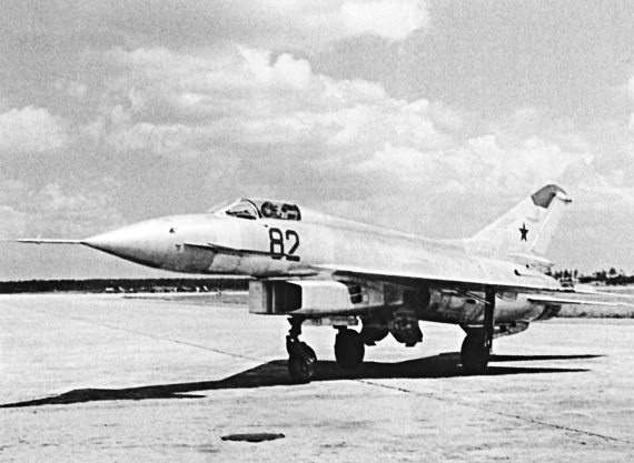 Неизвестный "МиГ". Гордость советского авиапрома Неизвестный "МиГ". Гордость советского авиапрома