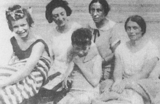 Я видела детство и юность XX века Я видела детство и юность XX века