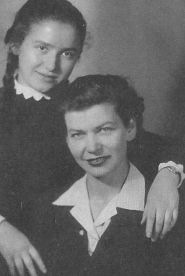 Я видела детство и юность XX века Я видела детство и юность XX века