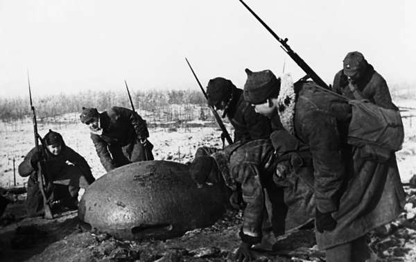 Зимняя война: «Ломят танки широкие просеки» Зимняя война: «Ломят танки широкие просеки»