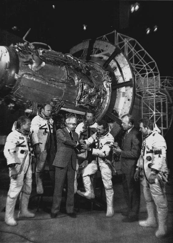 Путь к звездам. Из истории советской космонавтики Путь к звездам. Из истории советской космонавтики