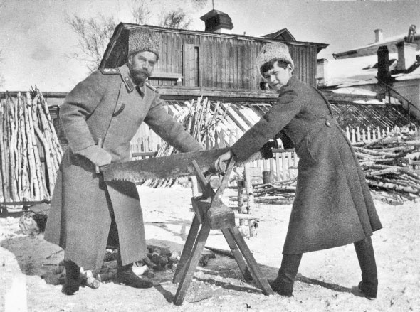 Быть императрицей. Повседневная жизнь на троне Быть императрицей. Повседневная жизнь на троне