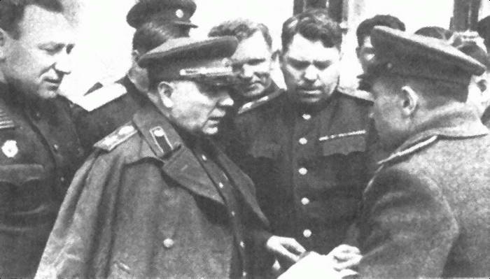 Клим Ворошилов. Первый Маршал страны Советов. Друг Сталина, враг Хрущева Клим Ворошилов. Первый Маршал страны Советов. Друг Сталина, враг Хрущева