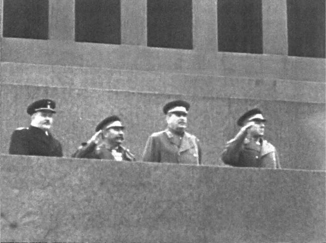 Клим Ворошилов. Первый Маршал страны Советов. Друг Сталина, враг Хрущева Клим Ворошилов. Первый Маршал страны Советов. Друг Сталина, враг Хрущева