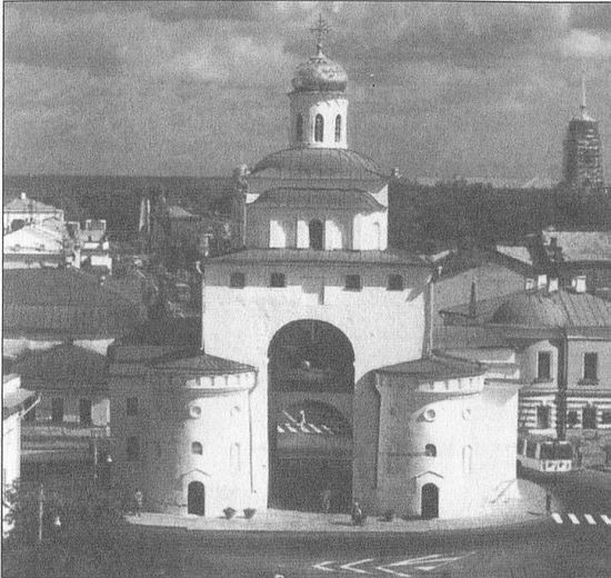 Твердыни России. От Новгорода до Порт-Артура Твердыни России. От Новгорода до Порт-Артура