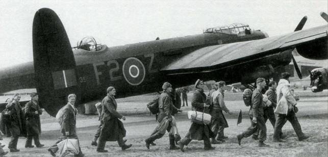 Бомбардировщики союзников 1939-1945. Справочник-определитель самолетов Бомбардировщики союзников 1939-1945. Справочник-определитель самолетов