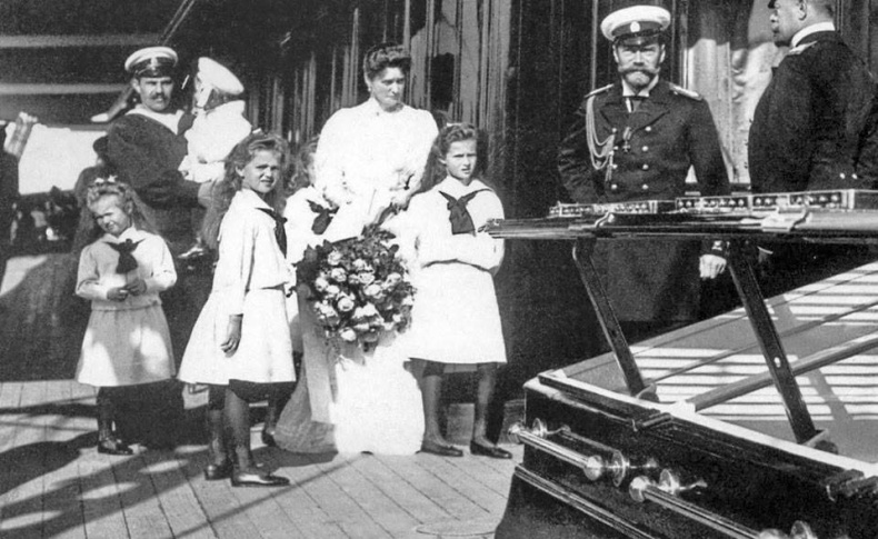 Дневники княжон Романовых. Загубленные жизни Дневники княжон Романовых. Загубленные жизни