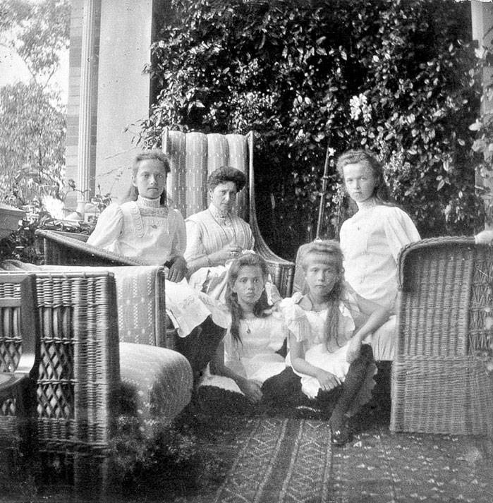 Дневники княжон Романовых. Загубленные жизни Дневники княжон Романовых. Загубленные жизни