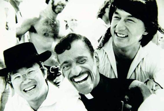 Джеки Чан. Я счастливый Джеки Чан. Я счастливый