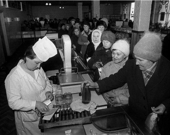 Обаяние тоталитаризма. Тоталитарная психология в постсоветской России Обаяние тоталитаризма. Тоталитарная психология в постсоветской России