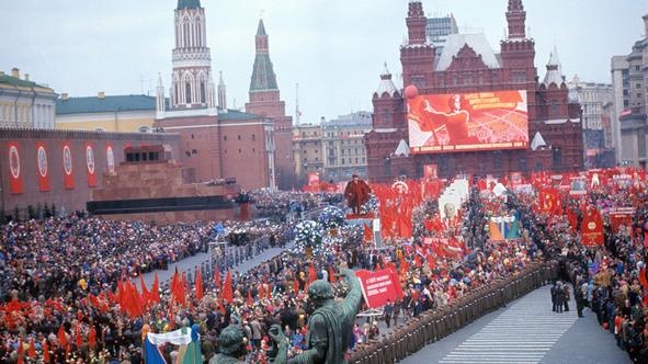 Обаяние тоталитаризма. Тоталитарная психология в постсоветской России Обаяние тоталитаризма. Тоталитарная психология в постсоветской России