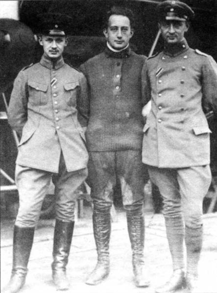 Боевое применение трипланов Fokker Dr I в Первой Мировой войне Боевое применение трипланов Fokker Dr I в Первой Мировой войне