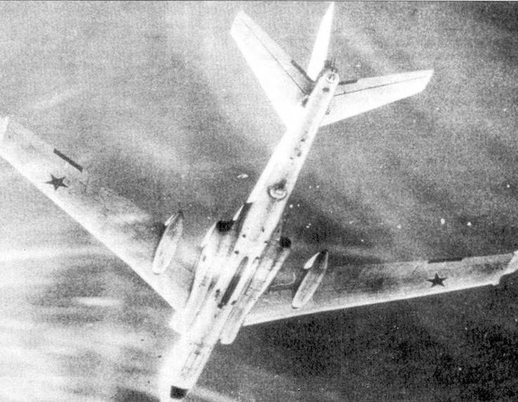Ту-16 Ракетно бомбовый ударный комплекс Советских ВВС Ту-16 Ракетно бомбовый ударный комплекс Советских ВВС