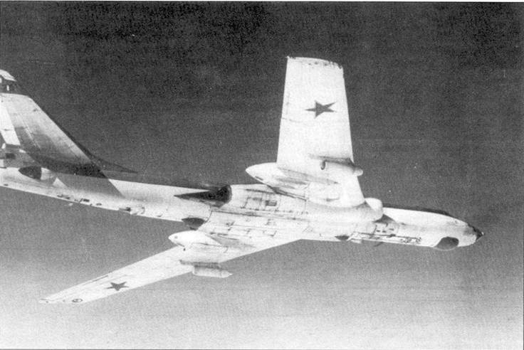 Ту-16 Ракетно бомбовый ударный комплекс Советских ВВС Ту-16 Ракетно бомбовый ударный комплекс Советских ВВС