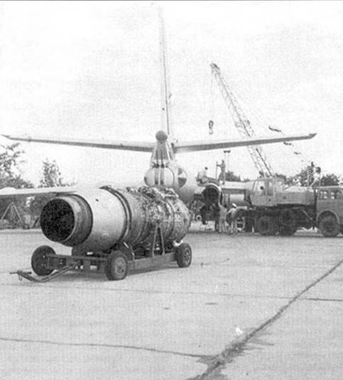 Ту-16 Ракетно бомбовый ударный комплекс Советских ВВС Ту-16 Ракетно бомбовый ударный комплекс Советских ВВС
