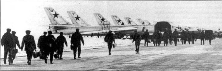 Ту-16 Ракетно бомбовый ударный комплекс Советских ВВС Ту-16 Ракетно бомбовый ударный комплекс Советских ВВС