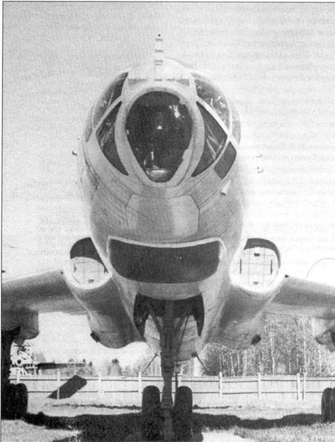 Ту-16 Ракетно бомбовый ударный комплекс Советских ВВС Ту-16 Ракетно бомбовый ударный комплекс Советских ВВС