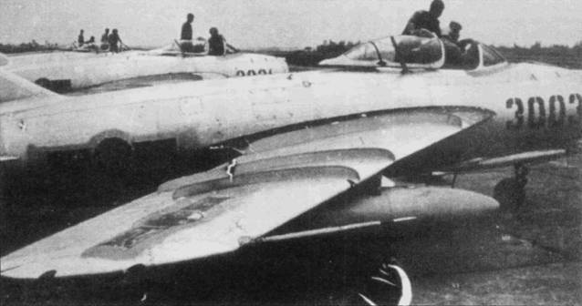 Боевое применение МиГ-17 и МиГ-19 во Вьетнаме Боевое применение МиГ-17 и МиГ-19 во Вьетнаме