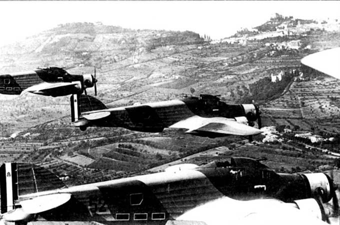 Savoia Marchetti S.79 Фотоархив Savoia Marchetti S.79 Фотоархив