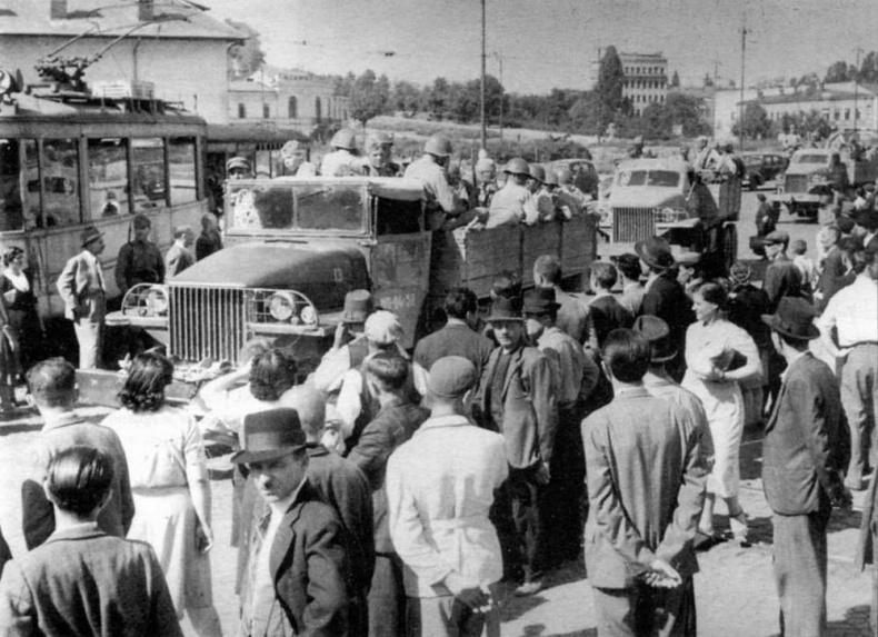 Автомобили Красной Армии, 1941–1945 гг. Автомобили Красной Армии, 1941–1945 гг.