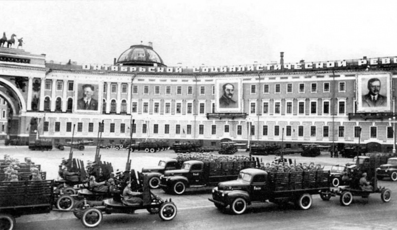 Автомобили Красной Армии, 1941–1945 гг. Автомобили Красной Армии, 1941–1945 гг.