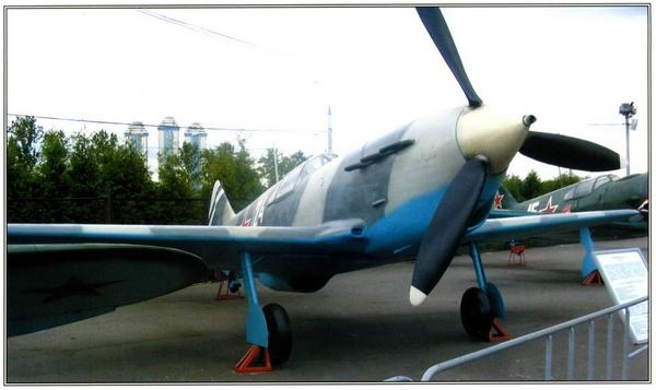 Истребитель ЛаГГ-3 Истребитель ЛаГГ-3