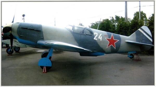 Истребитель ЛаГГ-3 Истребитель ЛаГГ-3