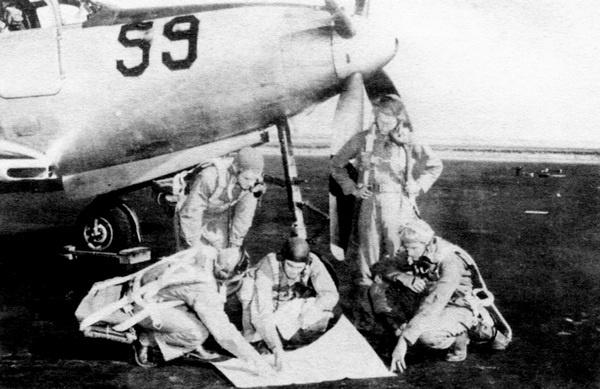 ИСТРЕБИТЕЛЬ P-63 «КИНГКОБРА» ИСТРЕБИТЕЛЬ P-63 «КИНГКОБРА»