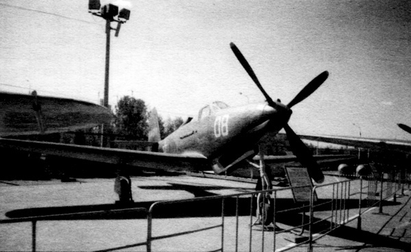 ИСТРЕБИТЕЛЬ P-63 «КИНГКОБРА» ИСТРЕБИТЕЛЬ P-63 «КИНГКОБРА»