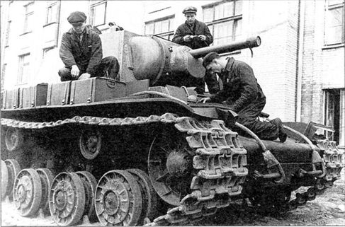 "Танки, вперед". Курьезы танковой войны в битве за Ленинград 1941-1944 гг. "Танки, вперед". Курьезы танковой войны в битве за Ленинград 1941-1944 гг.